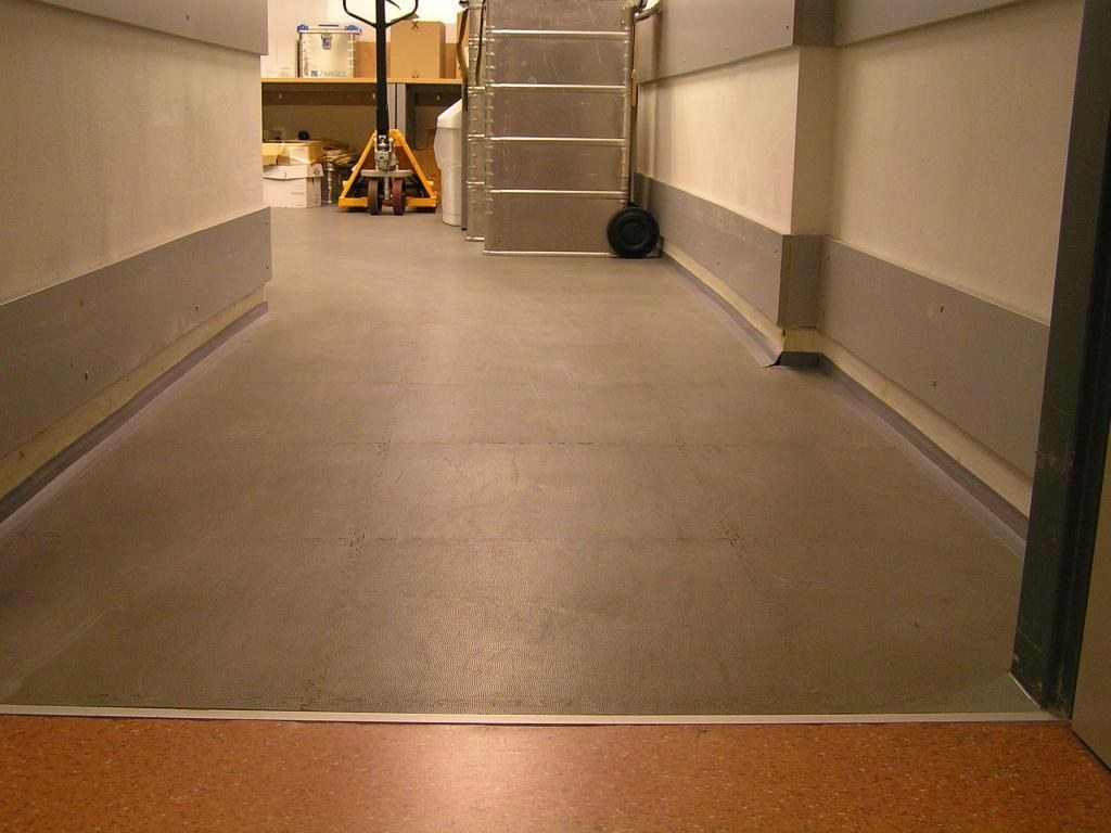 Garagenboden aus PVC: Welcher Bodenbelag eignet sich?